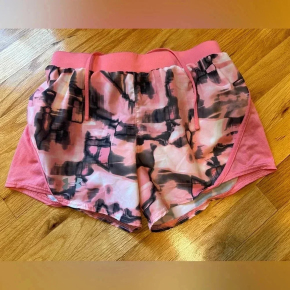 Under Armour Pants - Under Armour Loose Heat Gear Shorts